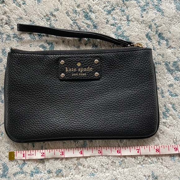 Kate Spade wristlet - Picture 3 of 6